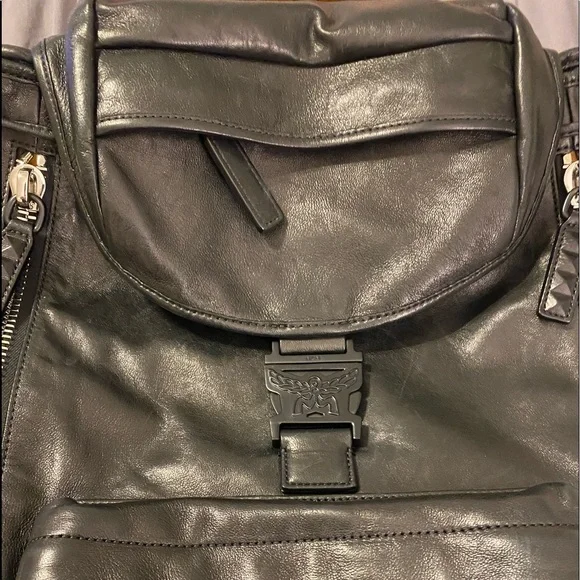 MCM AUTHENTIC BACKPACK BLACK-BROWN LAMBS LEATHER. BUTTERY SOFT. MCM Medium Stark Backpack in Black – Oneness Boutique main image 3